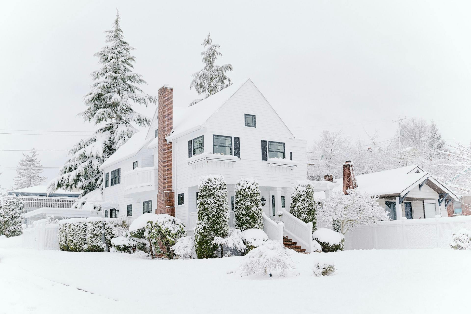 7 Tips to Prepare Your Home’s Exterior for the Winter